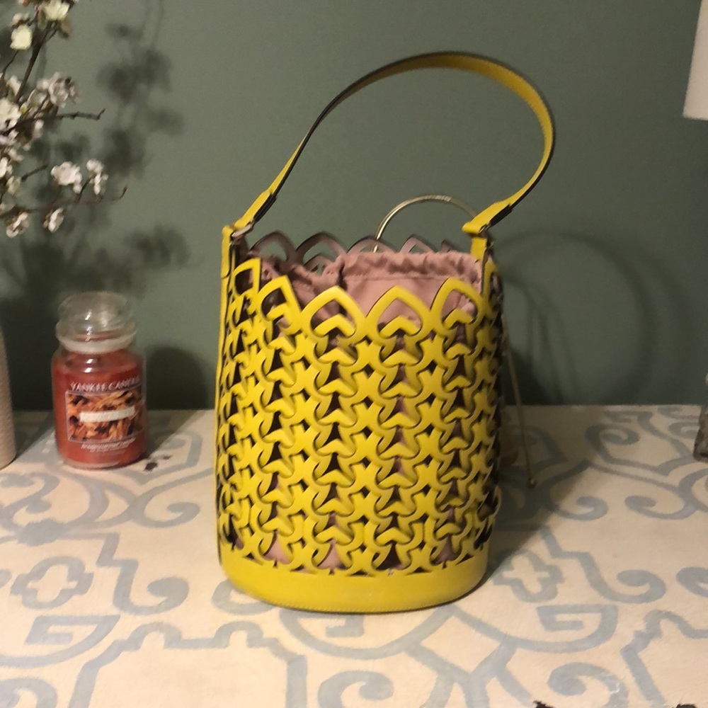 New Kate Spade Dorie yellow Medium Bucket Bag